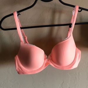 Victoria’s Secret bra and panty set. NWT.